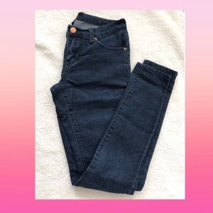 Dark skinny jeans